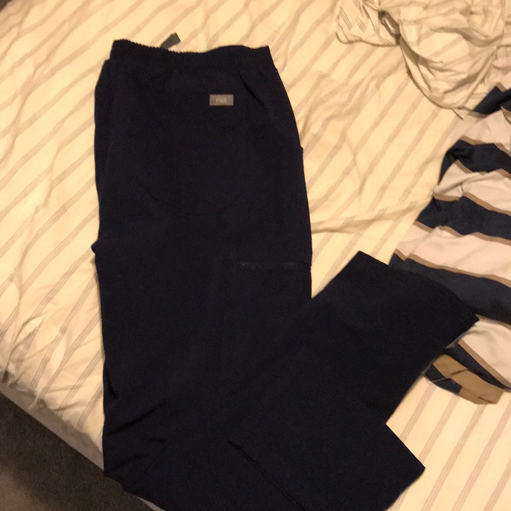 NWT Figs yola skinny scrub pant